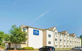 Microtel Inn & Suites By Wyndham Detroit Roseville